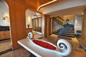 Lobby - The Cedar Grand Hotel And Spa (Shimla)