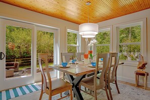 Dining - Red Elephant | 4BR - Fire Pit - River & Downtown (Hailey)