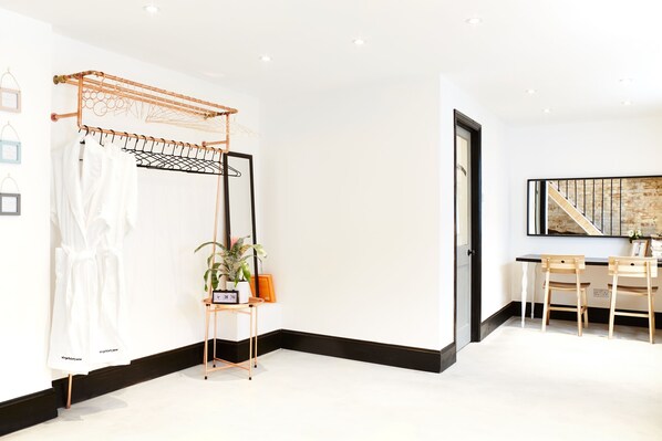 Interior - Bright artistic stylish house, close to Stratford with easy access into London. (London)
