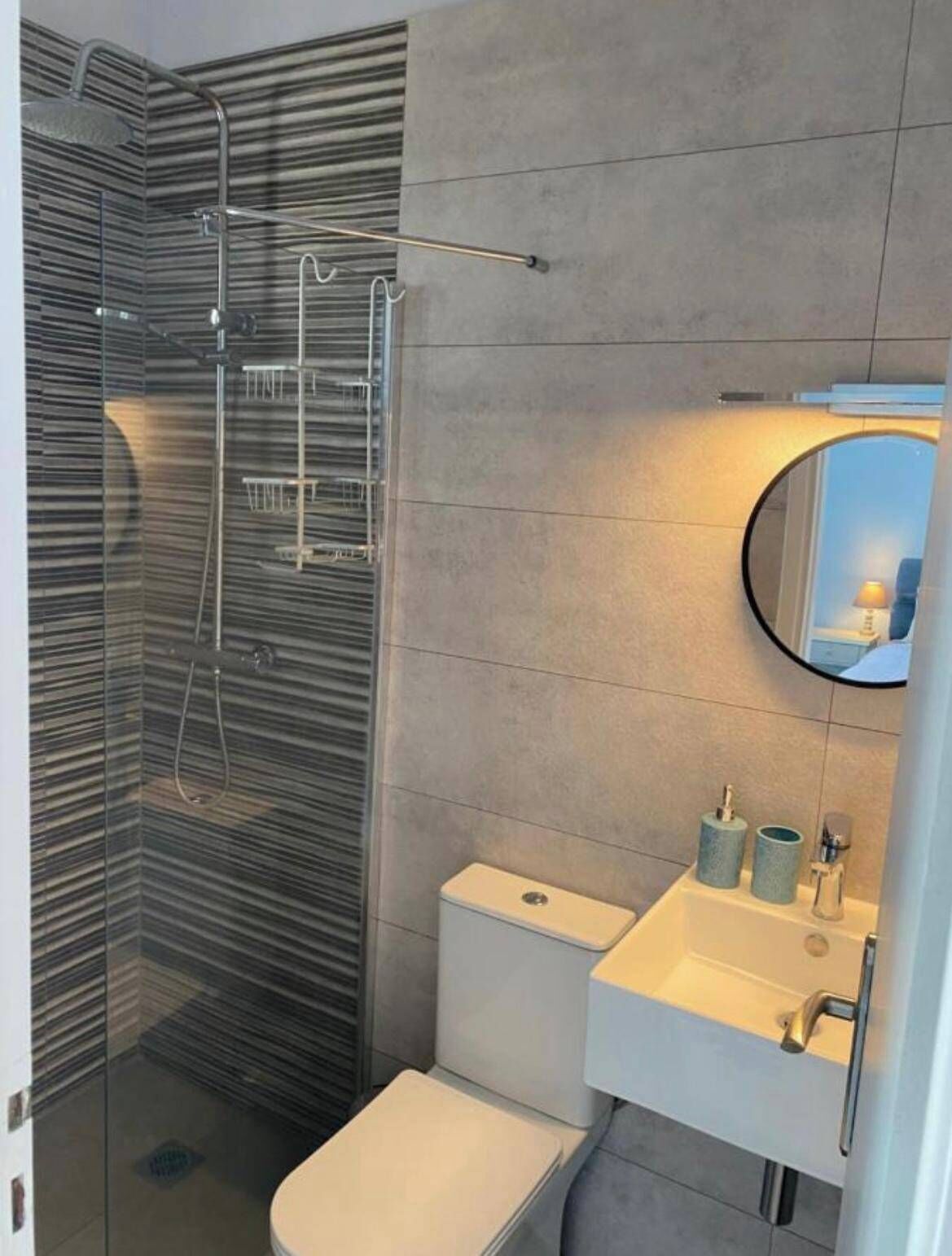 Combined shower/bathtub, deep-soaking bathtub, towels
