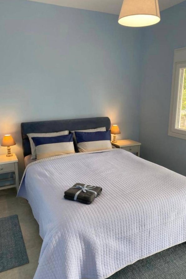 Room - Villa - Sleeps 9 - Parking - Pool - Sea Views (Angon)