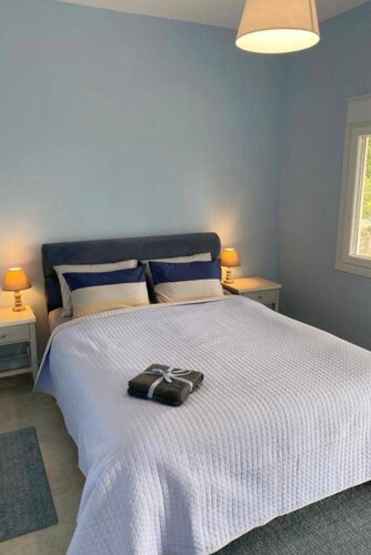 Villa - Sleeps 9 - Parking - Pool - Sea Views
