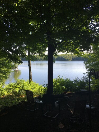 Woodsy campground , trails, pool, hot tub, showers , beach , play ground, movies