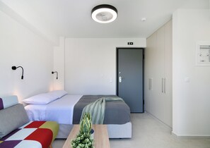 Estúdio superior, sacada, vista para a cidade | Cortinas blackout, quartos à prova de som, ferros/tábuas de passar roupa