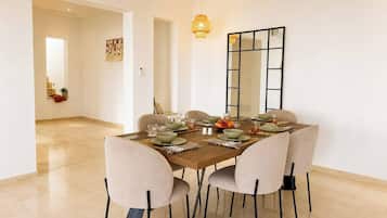 Villa, 3 habitaciones, piscina privada, vistas a la piscina | Comedor