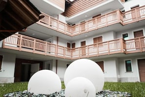 Superior Apartment, Mountain View (Trilocale plus) | Property grounds - Ai Suma Residence Bormio (Ciuk)
