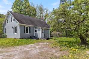 House, 4 Bedrooms | Exterior - Ski & Stay Montpelier 4br Home Sleeps 8 4 Bedroom Home (Montpelier)
