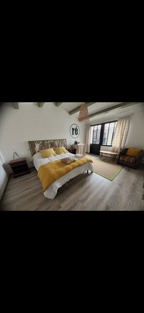 Room - Vrbo Property (Rivedoux-Plage)