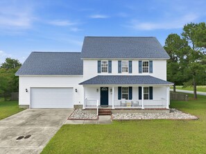 Exterior - Salty Paws Cottage - Where Coastal Comfort Meets Pet-Friendly Living! (Beaufort)