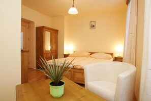 Doppelzimmer, Stadtblick | Schreibtisch, kostenloses WLAN, Rollstuhlgeeignet