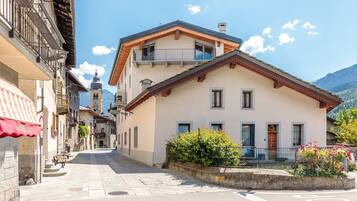 Esterni
