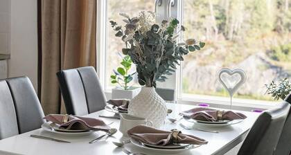 Stylish Sätra Apartment with Balcony Near Metro