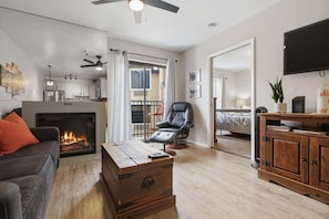 1 bedroom, iron/ironing board, free WiFi, bed sheets - Park City 1 Bedroom | Hot Tub, Pool & Bus Route (Park City)
