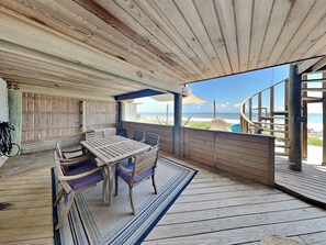 Outdoor dining - Akvavit | Oceanfront w/Game Room + Direct Beach Access (Ponte Vedra)
