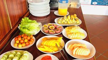 Free daily continental breakfast