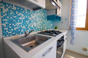 Fridge, stovetop - Beautiful private villa for 8 people with A/C, WIFI, pets allowed and panoramic view (Otranto)