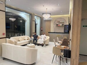 Dining - Anter Elzahaby Hotel (Al usayfirin)