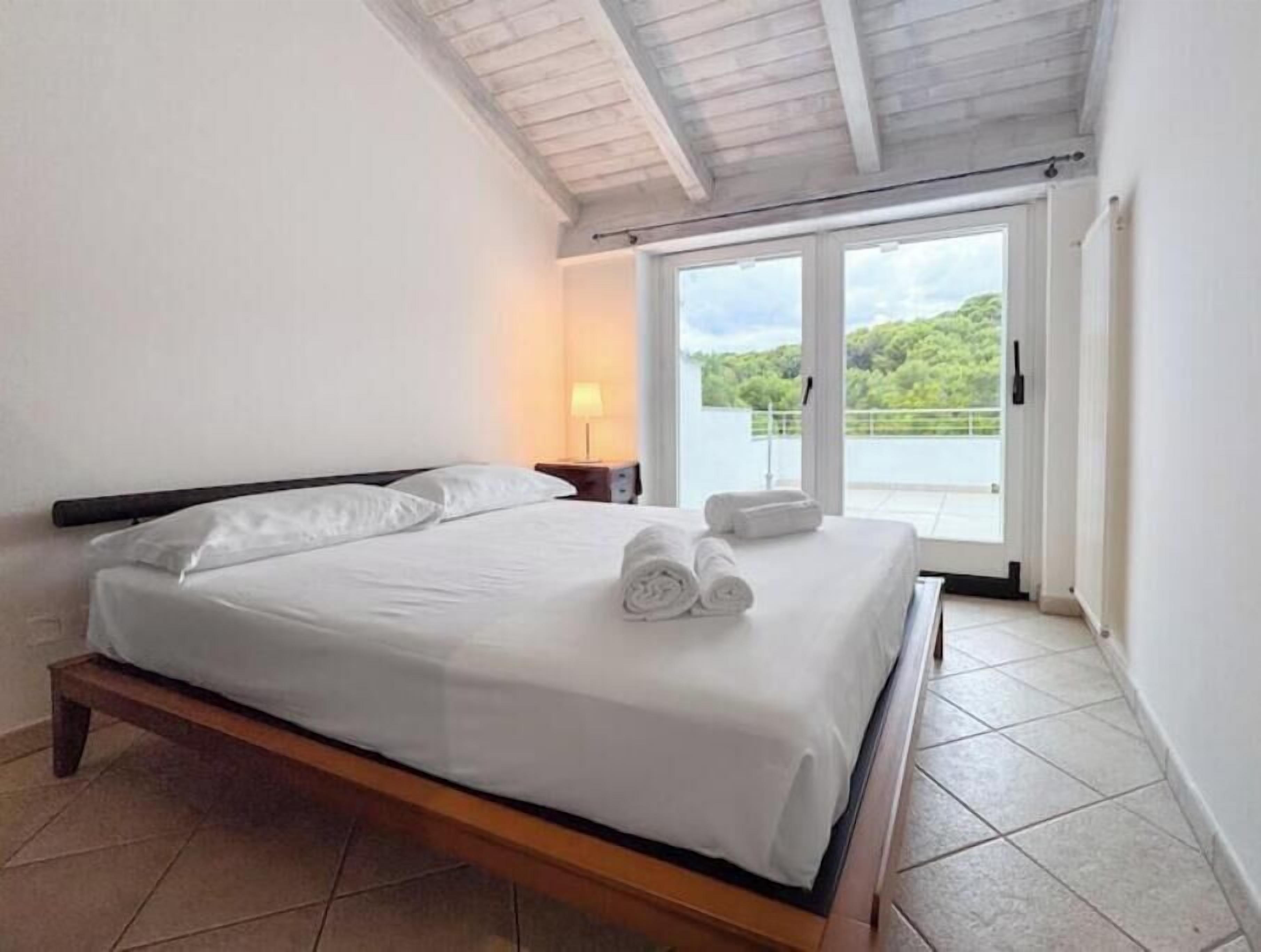 3 bedrooms, WiFi, bed sheets