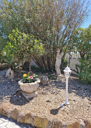 Property grounds - Vrbo Property (Anzio)