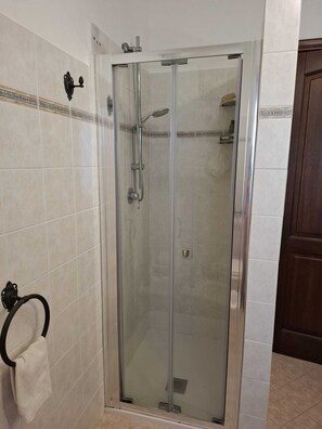 Bathroom - Vrbo Property (Anzio)