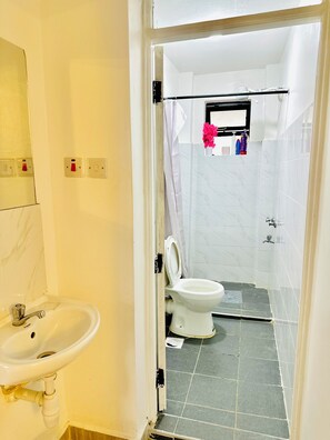 Bathroom - Beautiful 2bedroom apartment muthiga kinoo waiyaki way rungiiri (Rungiri)