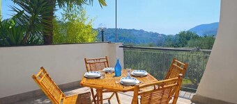 Hostdomus - The house between olive trees and history