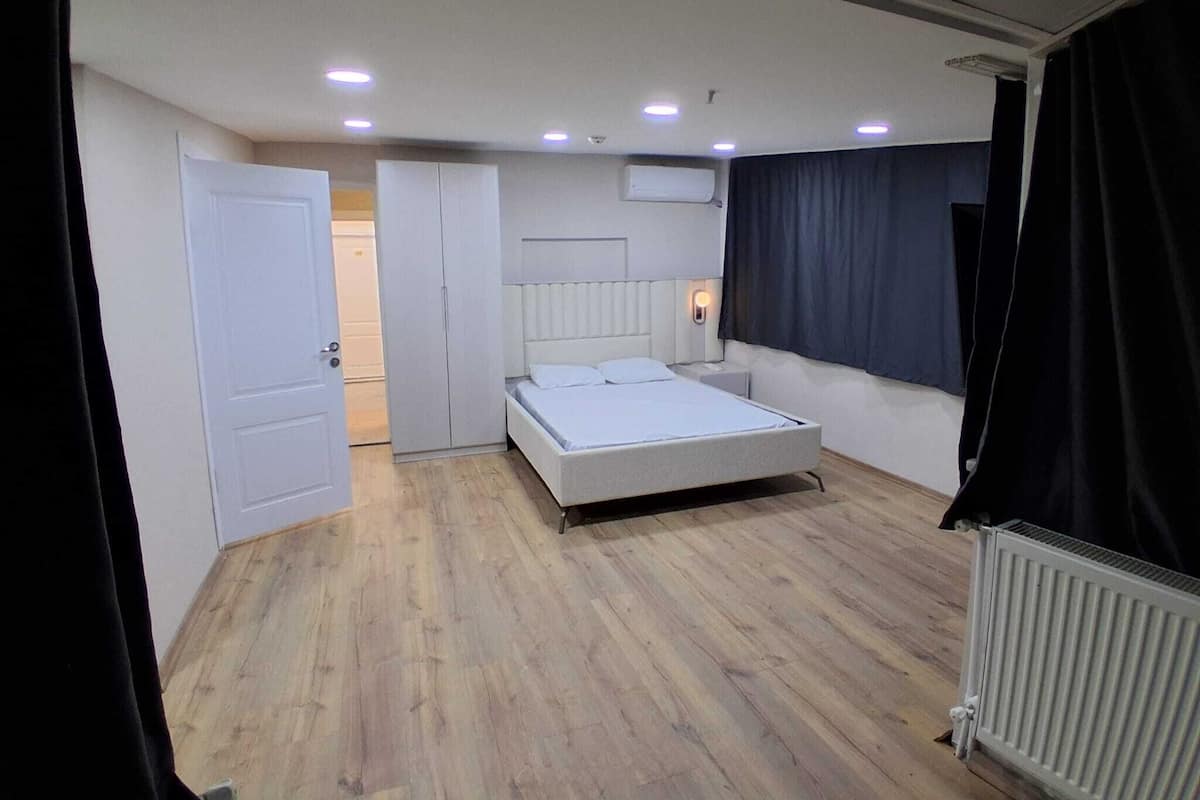 Double Room | Soundproofing, iron/ironing board, free WiFi