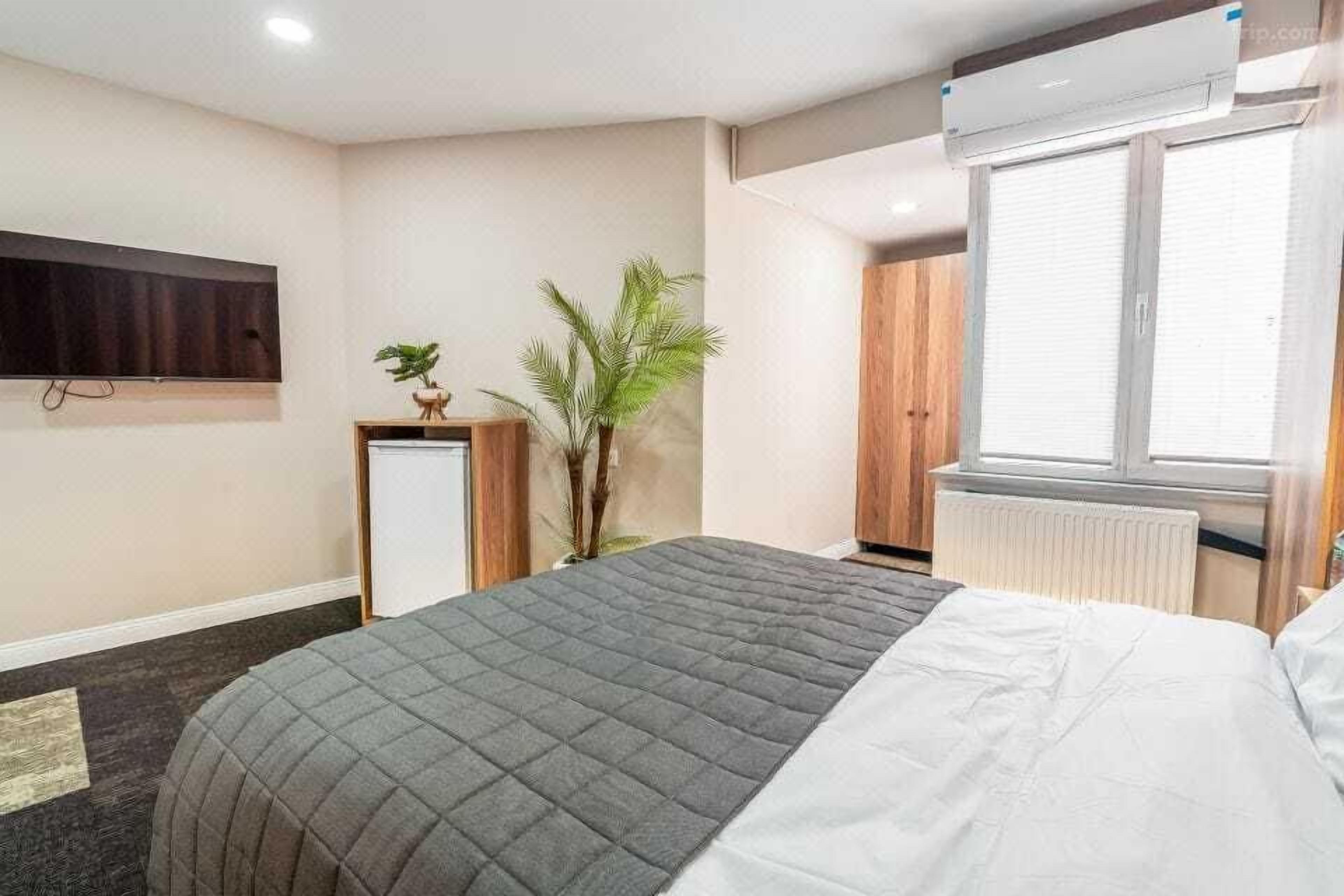 Superior Double Room | Soundproofing, iron/ironing board, free WiFi