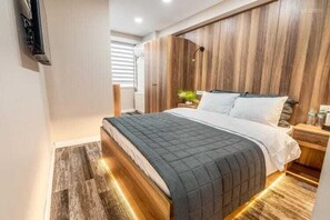 Phòng đôi Tiêu chuẩn, quang cảnh thành phố | Phòng cách âm, bàn ủi/dụng cụ ủi quần áo 