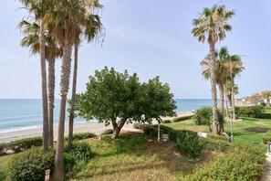 Beach nearby - Holiday Apartment 'Maria' with Sea View, Wi-Fi and Air Conditioning (Torrox)