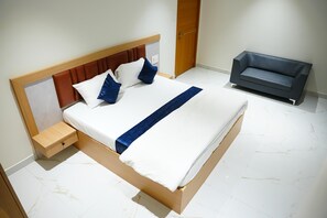 Habitación Deluxe doble | Espacio para trabajar con un portátil y wifi gratis
