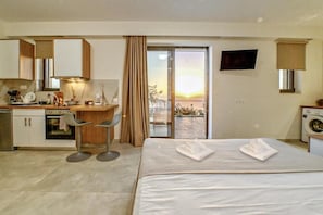 Apartment, Balcony, Sea View | Soundproofing, iron/ironing board