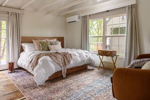 Desk, iron/ironing board, travel crib, WiFi