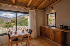 Deluxe Suite, Mountain View | Living area - Alma de Purmamarca (Purmamarca)