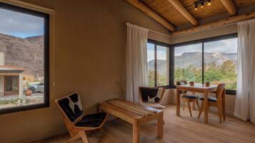 Deluxe Suite, Mountain View | Premium bedding, down comforters, free WiFi