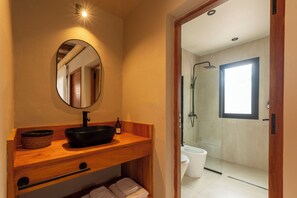 Shower, towels, soap, shampoo - Alma de Purmamarca (Purmamarca)