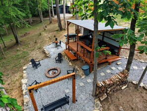 Outdoor dining - Riverside Outdoor Oasis (Sparta)