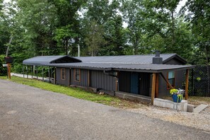 Exterior - Riverside Outdoor Oasis (Sparta)