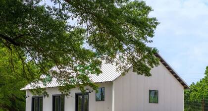 Limestone Fields -Cabin 10 - Lakefront - Ofuro Tub