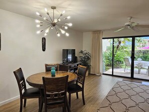 Dining - Stunning Maui Kamaole! Ground Floor, AC, Renovated! PARADISE! NEW LISTING SALE! (Kihei)
