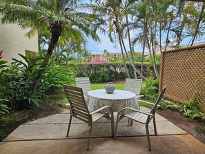 Outdoor dining - Stunning Maui Kamaole! Ground Floor, AC, Renovated! PARADISE! NEW LISTING SALE! (Kihei)