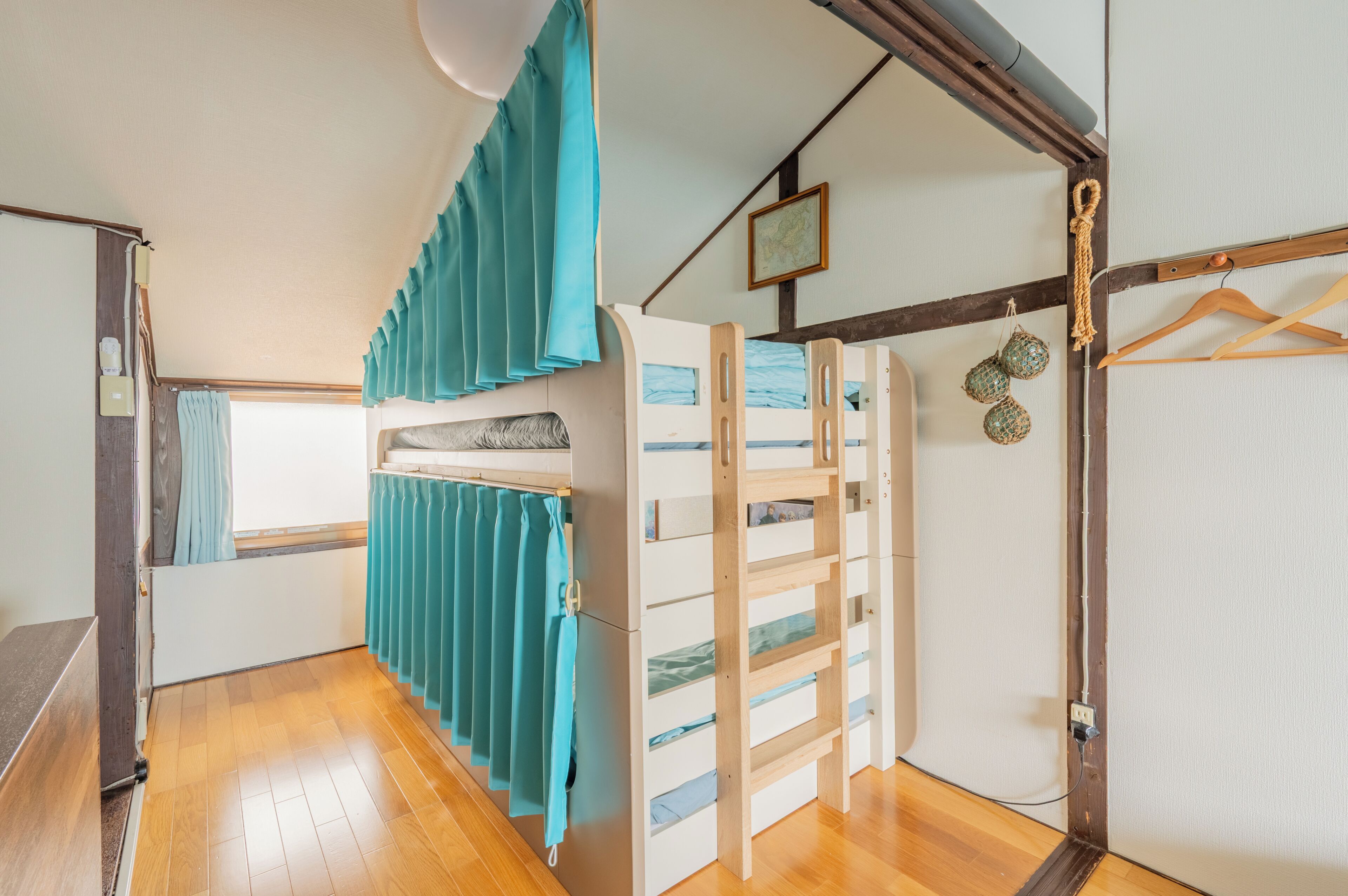 1 chambre, coffres-forts dans les chambres, bureau