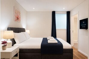 Room - Vrbo Property (Porto)