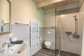 Douche, serviettes fournies