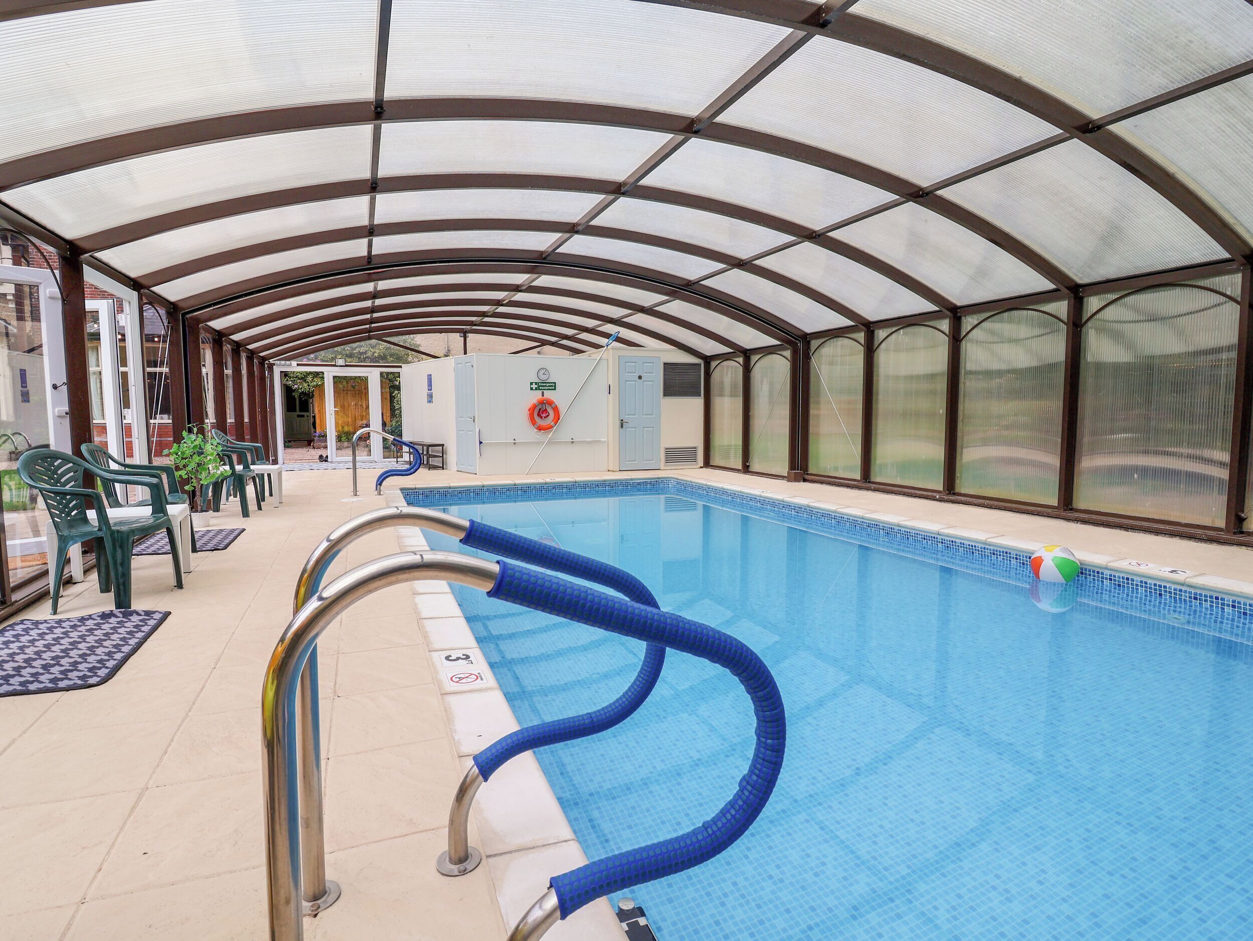 Piscine couverte