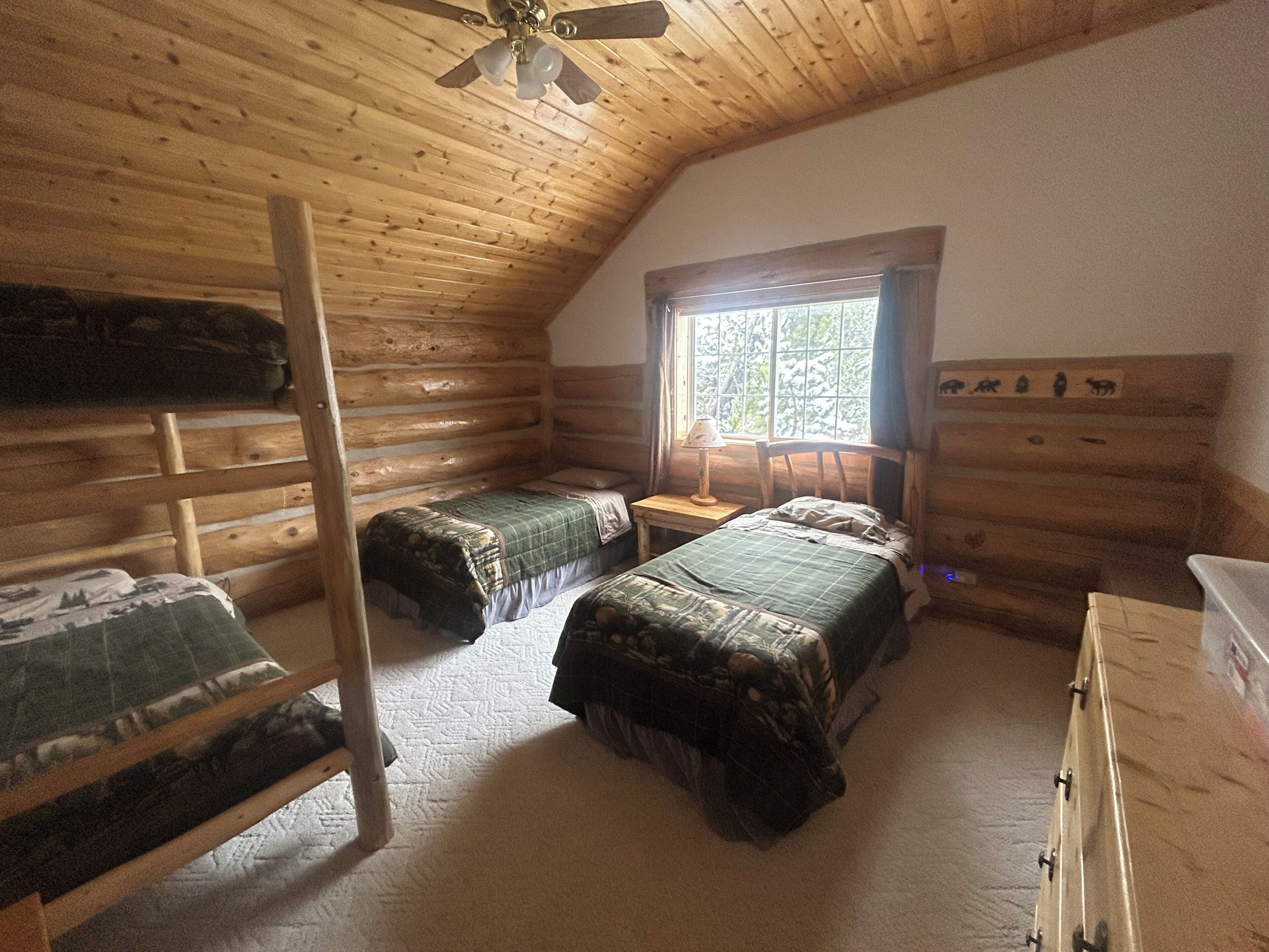 4 bedrooms, iron/ironing board, free WiFi, bed sheets