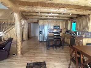 Private kitchen - Cracked Noggin Lodge (Dubois)