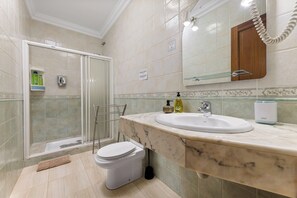 Bathroom - Home2Book Elegant Coastal Escape, Playa Blanca (Playa Blanca)