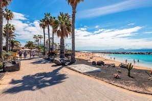 Beach - Home2Book Elegant Coastal Escape, Playa Blanca (Playa Blanca)
