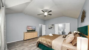 3 bedrooms, iron/ironing board, travel crib, WiFi